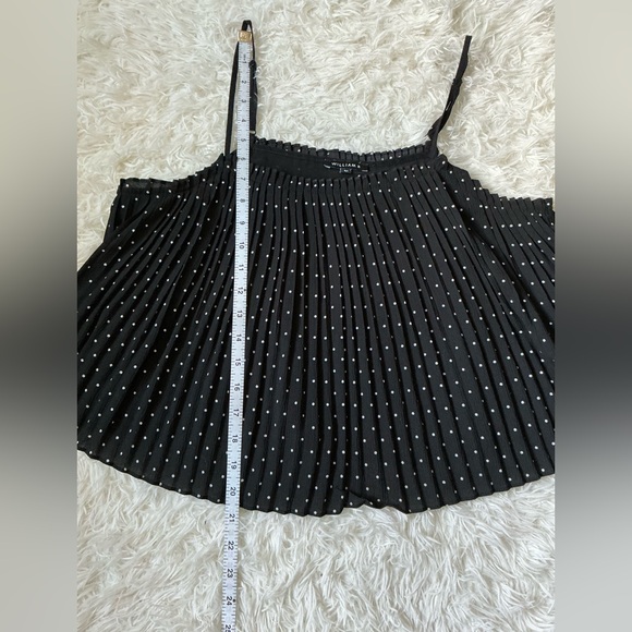 William B Black Polka Dot Pleated Top – Size M - Picture 8 of 8